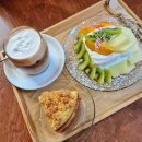 노멀크러시 | 천안 신부동 디저트 맛집 은은 채광 아래서 케이크 먹기 노멀크러시 솔직후기