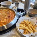 충무고등학교 | 킹콩부대찌개 여수점 – 학생들의 부담 없는 한 끼!