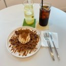 광림프라자 | 크로플이 맛있는 산본 신상카페 어스피셔스(Auspicious)