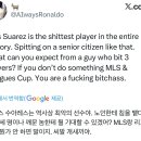 MLS 리그컵 패배후 뒤지게 욕처먹고 있는 수아레즈와 부스케츠.gif 이미지