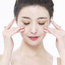 홈에서 즐기는 셀프 피부관리 이미지