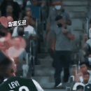 감동적인 축구 동업자 정신.gif 이미지