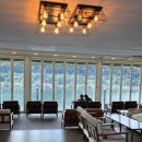 아트펫 갤러리 | 북한강 뷰 끝판왕! 가평 리버레인 카페 대형 규모에 펫존까지 완벽한 청평카페 추천