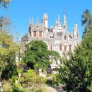 장미동산(우) | 포르투갈 여행- 신트라(Sintra)의 보물, 헤갈레이라 별장(Quinta da Regaleira).