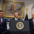 현대車 정의선 "4년간 美에 31조원 투자"…트럼프 "관세 효과" 이미지