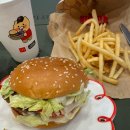 한국맥도날드 유한회사 익산원광대점 | 맥도날드 신메뉴 후기 - 익산 고구마 모짜렐라 버거 춘식이 보냉백 세트