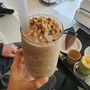 자연이숨쉬는집 | 밀양 대형카페 콤마플래닛 자연이 살아숨쉬는 낙동강뷰 디저트가 맛있는곳 내돈내산후기