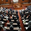 블랙홀 삼국지 | 한국경제: &#39;그분들&#39; 뺏기면 완전 &#39;폭망&#39;…삼국지 전쟁 시작 됐다