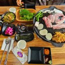 정돈솥뚜껑삼겹살 이미지