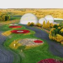 러시아 점령 후 우크라이나 테마공원의 '꽃밭' 재개장 이미지