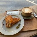 제스트커피로스터즈 | [일본 도쿄] 벌브 커피 로스터즈 롯폰기점 | 라떼가 맛있는 카페 브런치 후기
