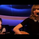 OFF LIVE - Taylor Swift "Love Story" Live On The Seine, Paris 이미지