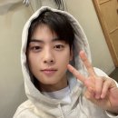 Lee Dongmin is so attentive to us, really, a beautiful idol. 이미지