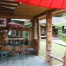 자연을 닮은 소박한 집 이미지