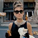 티파니에서 아침을 이미지