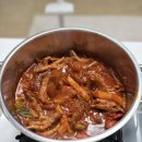 을찌로국물떡볶이 부천중동점 | 엽기떡볶이 부천중동점 국물통뼈닭발🌶 포장 후기 | 품절 끝에 겨우 주문 + 이마트 초밥🍣 조합