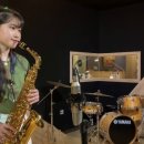 색소폰 연주 이미지