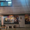 [신사] 매장별 DJ의 플레이리스트를 즐길 수 있는 위스키 바, 콤팩트 레코드바ver.2