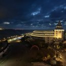 개를 품은 남자 이미지