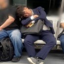 “저 사람 국회의원 아냐?”…이준석, 지하철에서 잠든 모습 목격담 화제 이미지