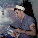 개를 품은 남자 이미지