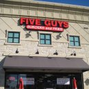 총각들이 만들어 주는 탱글탱글한 수제버거 `Five Guys` 이미지