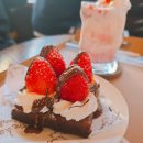 알앤엠짐 | [연남/Are&amp;Am 알앤엠] 딸기 브라우니가 맛있는 연남 카페 알앤엠 내돈내산 후기