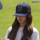 김지우(NMIXX 지우), 잠실 시구.gif 이미지
