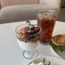 1995 | [부산 기장 카페] 숲속의 겨울 왕국, 연말 분위기 가득한 '유정1995' 방문 후기