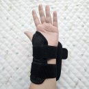 토닥토닥약국 | 바디숨 의료용 깁스 손목보호대 후기 출산 후 육아 손목통증 해결