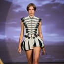 재미있는 패션 트렌드와 스타일링 이미지