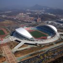 이수나님 국제 여자축구대회 개막식때 애국가 제창 이미지