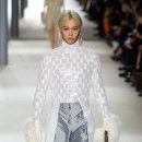 스테이외출입금지 필릭스 Louis Vuitton Fall-Winter 2024 Show 1 이미지