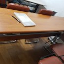 접이식 강의실 탁자와 의자 급처 이미지
