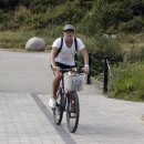 개울과 사람들 이미지