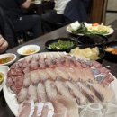 동홍돈 | 서귀포 도민 맛집 방어 맛집 원티어는 여기 [혁이네수산]