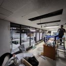 디자인공간108(현대부분정비공장) | 종각 관리실 천장 보수 및 유리칸막이 시공 후기