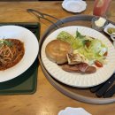 니어앤디어브런치카페 이미지