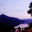 이른아침호숫가 이미지