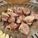 숯불주먹고기 | 이천 먹어바뒷고기 본점｜노포 감성 숯불 뒷고기 주먹고기 맛집