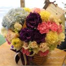 어울림누리꽃배달 공연축하선물로 배송된 고급스러운 꽃바구니 이미지