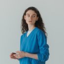 (유)블루 | 유라고 바닐라 브이넥 니트 블루 내돈내산 구매 후기