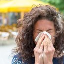 천명음, 복부팽만감, 탈모 등 알레르기비염이 일으킬 수 있는 7가지 증상 이미지