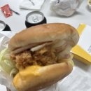 맘스터치 신메뉴 - 골든맥앤치즈치킨버거 후기