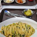 셀프빨래방삼척용화;장호점 | 장호용화관광랜드 식당: 북한 식당 같지만 맛집이라네