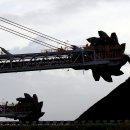 호주 활동가들이 석탄 항구의 운송을 중단했습니다. 이미지