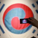 태극기 '국보' 지정 검토…진관사·데니·김구 서명 태극기 후보 이미지