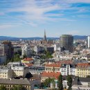 유럽 도시에 흐르는 클래식 음악 이미지