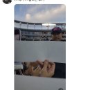 ㅎㄹ 오늘 이호준 면전에 대놓고 나가라고 슬로건 든 팬들 있네 이미지