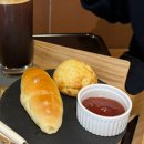 (익산 카페) 분위기 좋은 소금브빵 맛집 남중동 카페 어스플러그